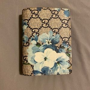 Authentic Gucci Blooms card case/wallet